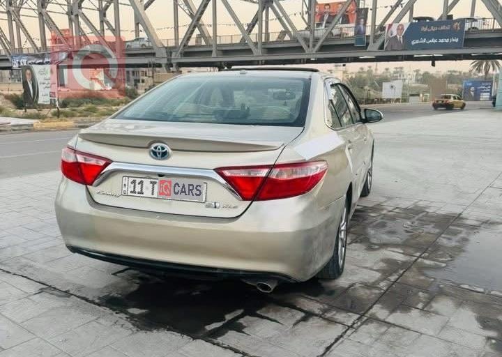 تۆیۆتا کامری